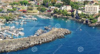 Il golfo di Ognina e gli appetiti de La Tortuga