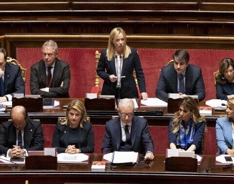 Giorgia Meloni e il suo governo in aula