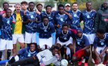 foto di gruppo dei giocatori della squadra di calcio popolare San Berillo
