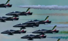 frecce tricolori in volo