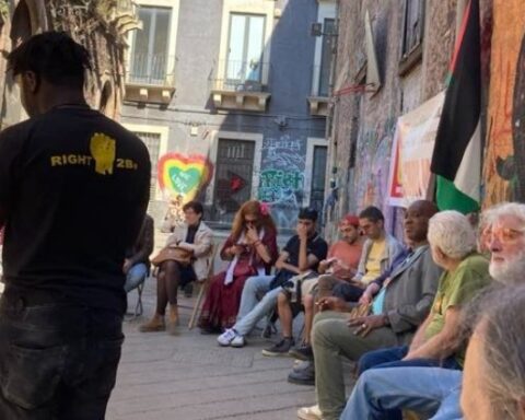 assemblea in via Carro a San Berillo nel primo maggio del lavoro migrante