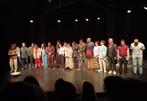 gli attori sul palco