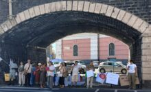 manifestazione pro dormitorio sotto gli archi della marina, di fronte assessorato servizi sociali