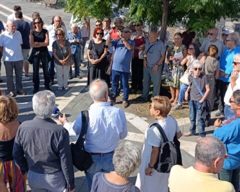 conferenza stampa al Passiatore di Catania sul Piano del Porto e la difesa dell'Armisi